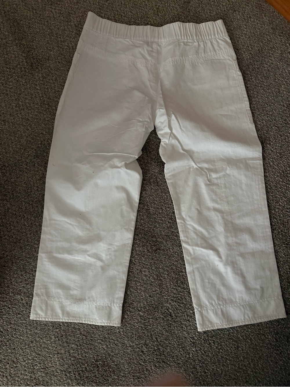 Nike White Women's Capri Cargo Pants with Utility Pockets - Picture 3 of 5